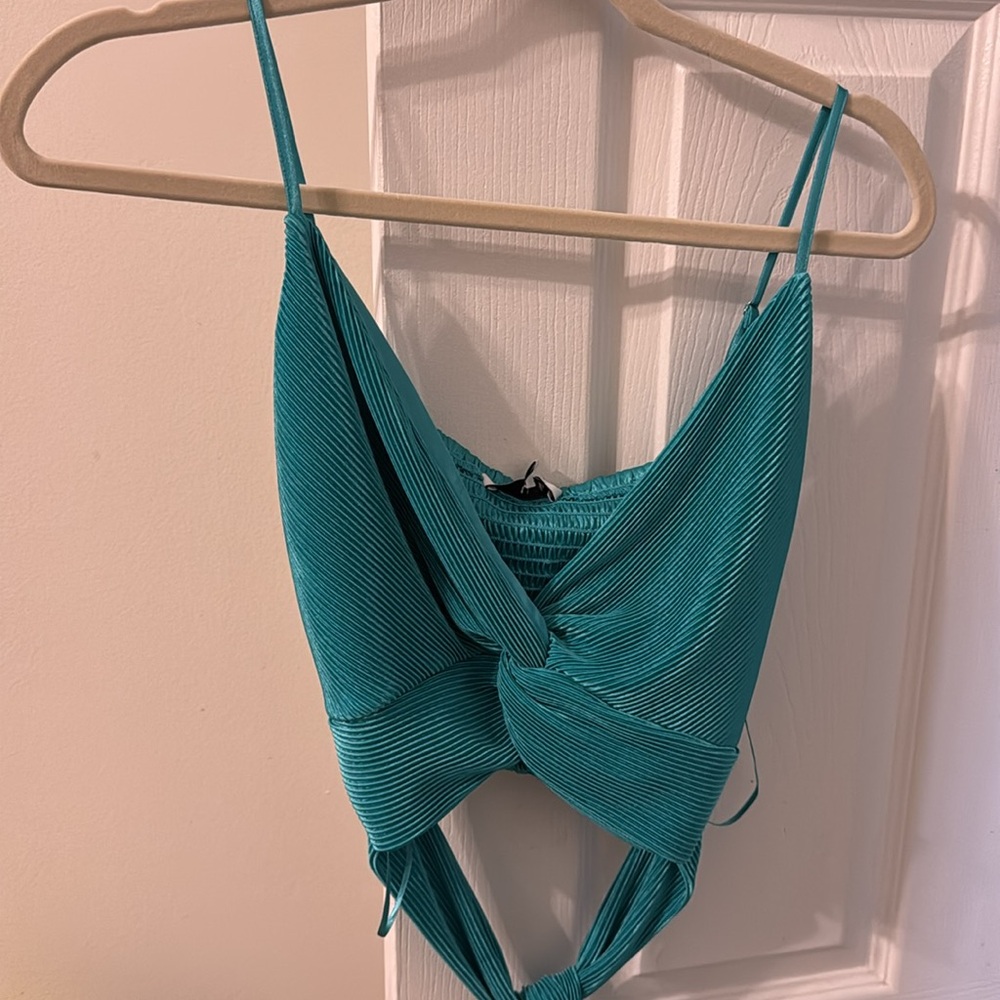 Two piece set - Picture 2 of 3